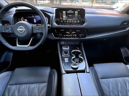 Used 2022 Nissan Rogue Platinum w/ Head-Up Display Package image 18