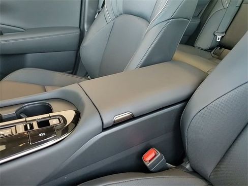 New 2026 Toyota Crown Platinum image 15