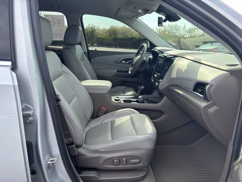 Used 2019 Chevrolet Traverse Premier w/ Driver Confidence II Package FWD image 25