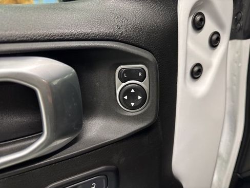Used 2024 Jeep Wrangler Willys image 19