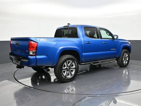 Used 2016 Toyota Tacoma TRD Sport w/ Towing Package RWD image 5