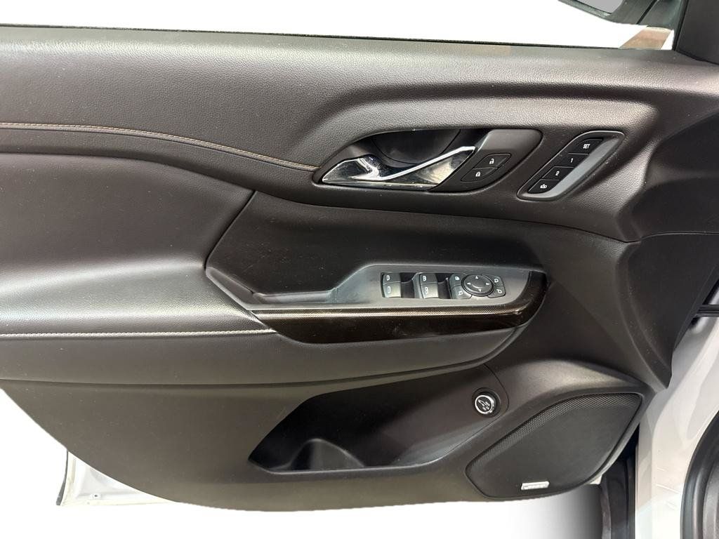 Used 2022 GMC Acadia AT4 w/ Technology Package AWD/4WD image 15