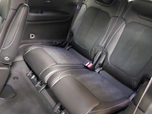 Used 2024 Jeep Grand Cherokee L Laredo AWD/4WD image 39