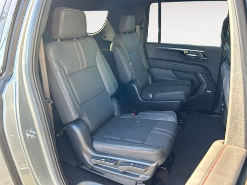 Used 2025 Chevrolet Suburban RST w/ RST Capability Package AWD/4WD image 24
