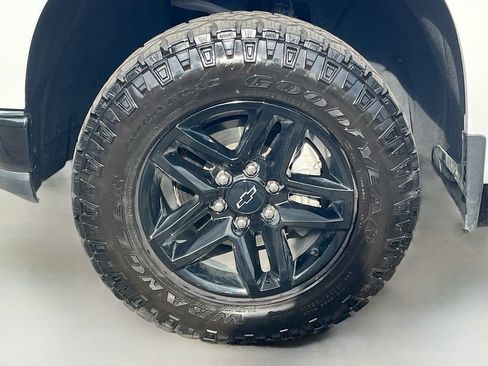 Used 2021 Chevrolet Silverado 1500 LT Trail Boss w/ Bed Protection Package image 31