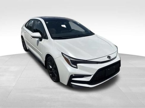 Used 2023 Toyota Corolla SE w/ SE Premium Package FWD image 7