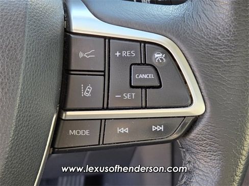 Used 2022 Toyota Sienna XLE image 30