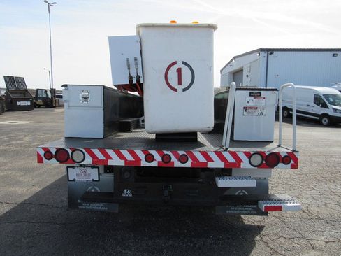 Used 2017 Ford F550 4x4 Regular Cab Super Duty image 4