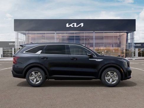 New 2025 Kia Sorento LX image 8