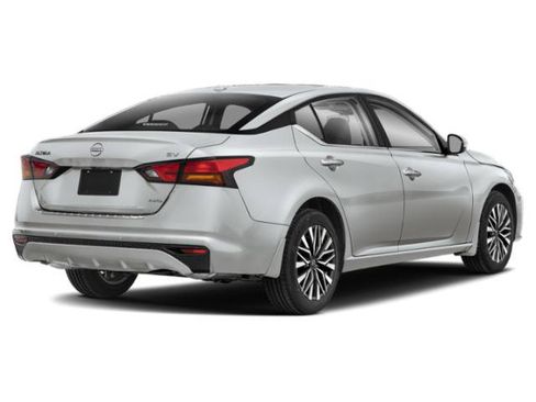 Used 2024 Nissan Altima 2.5 SV w/ SV Premium Package AWD/4WD image 2