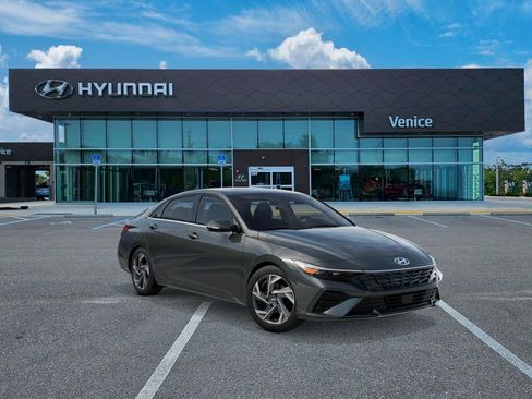 New 2026 Hyundai Elantra Limited FWD image 2