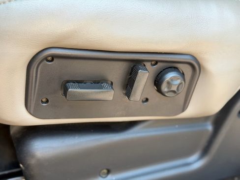 Used 2005 HUMMER H2 w/ Preferred Equipment Group AWD/4WD image 15
