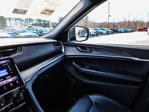 Used 2024 Jeep Grand Cherokee Limited AWD/4WD image 44