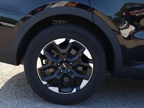 Used 2024 Kia Sorento S image 19