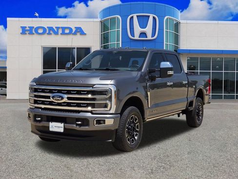 Used 2024 Ford F250 Platinum AWD/4WD image 7