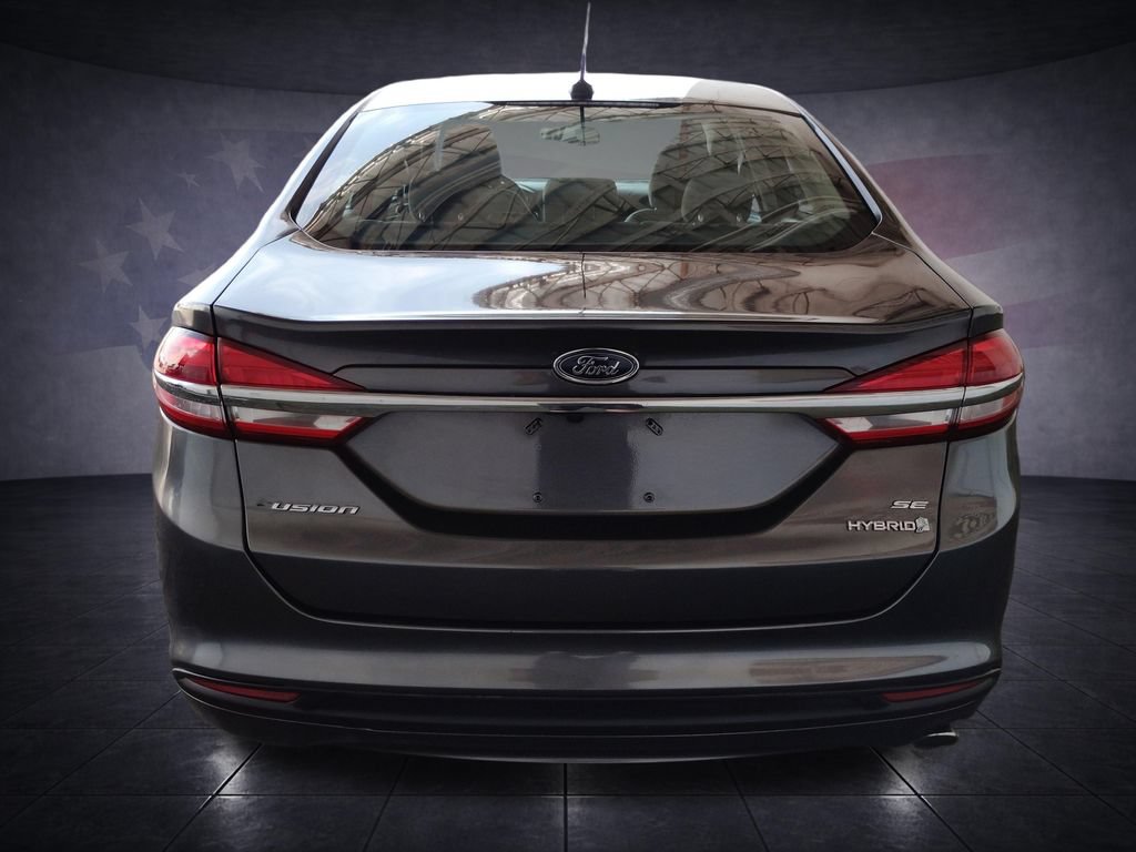 Used 2019 Ford Fusion SE FWD image 4