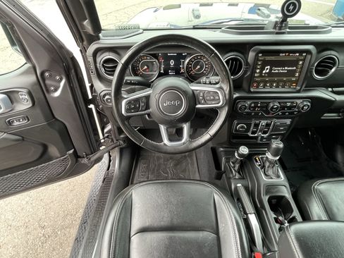 Used 2022 Jeep Wrangler Unlimited Sahara w/ LED Lighting Group AWD/4WD image 14