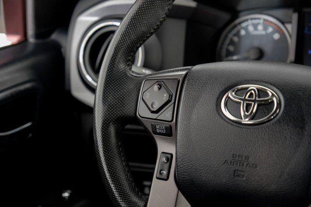 Used 2018 Toyota Tacoma TRD Off-Road w/ Technology Package AWD/4WD image 14