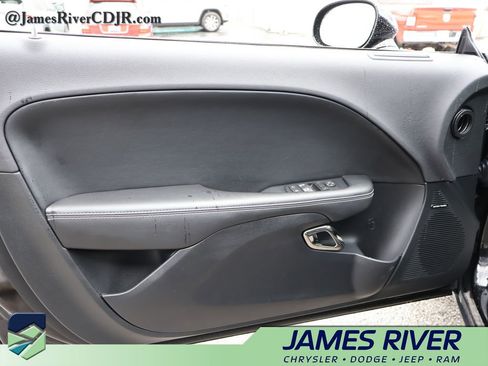 Used 2016 Dodge Challenger SRT Hellcat image 16