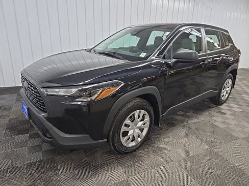 Used 2024 Toyota Corolla Cross L AWD/4WD image 8