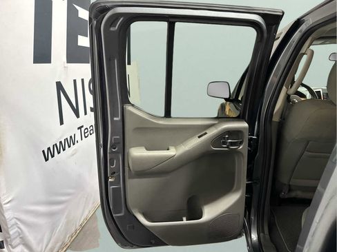 Used 2020 Nissan Frontier SV image 22
