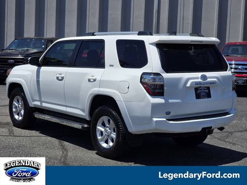 Used 2020 Toyota 4Runner SR5 Premium w/ Moonroof Package AWD/4WD image 2