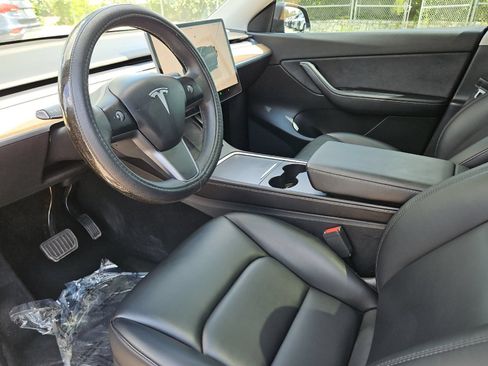 Used 2022 Tesla Model Y Long Range AWD/4WD image 9