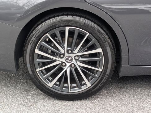 Certified 2025 Lexus ES 350 w/ Premium Package image 10