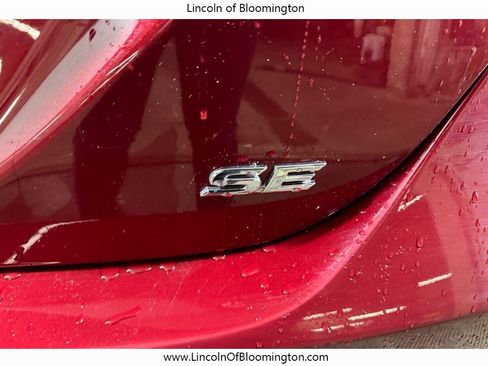Used 2018 Toyota Camry SE image 19