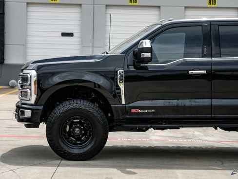 Used 2024 Ford F350 Platinum w/ Tremor Off-Road Package AWD/4WD image 8