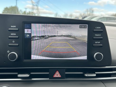 Used 2025 Hyundai Elantra Sport image 29