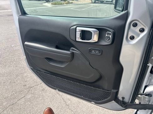 Used 2023 Jeep Wrangler Unlimited w/ Cold Weather Group AWD/4WD image 19
