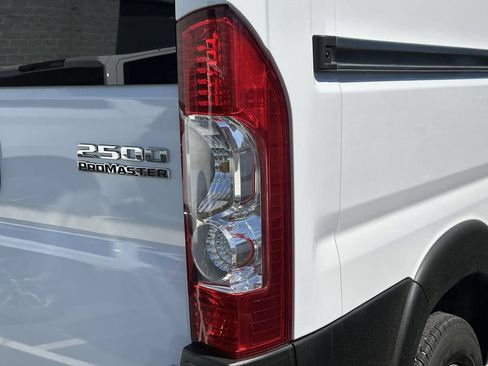 Used 2025 RAM ProMaster 2500 w/ U-Haul Equipment Group FWD image 7
