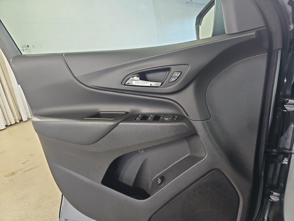 Used 2024 Chevrolet Equinox LT AWD/4WD image 33