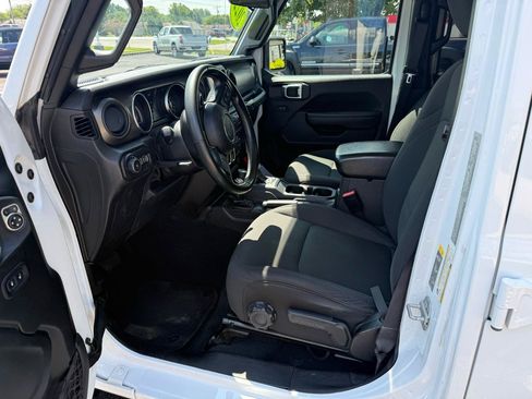 Used 2022 Jeep Wrangler Unlimited Sport AWD/4WD image 9