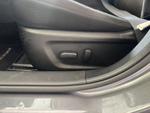Used 2025 Nissan Altima 2.5 SV FWD image 22