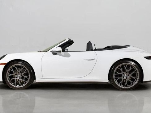 Used 2025 Porsche 911 Carrera RWD image 2