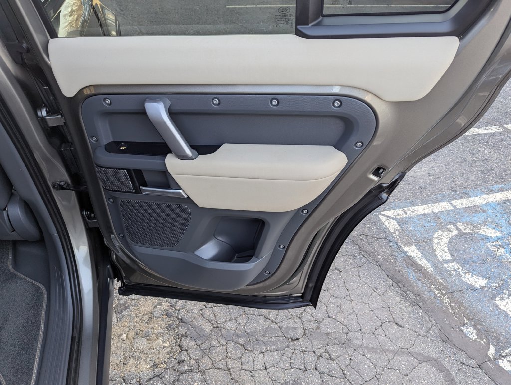 Used 2023 Land Rover Defender 110 X-Dynamic SE AWD/4WD image 44