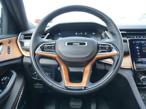 Used 2024 Jeep Grand Cherokee L Summit AWD/4WD image 19