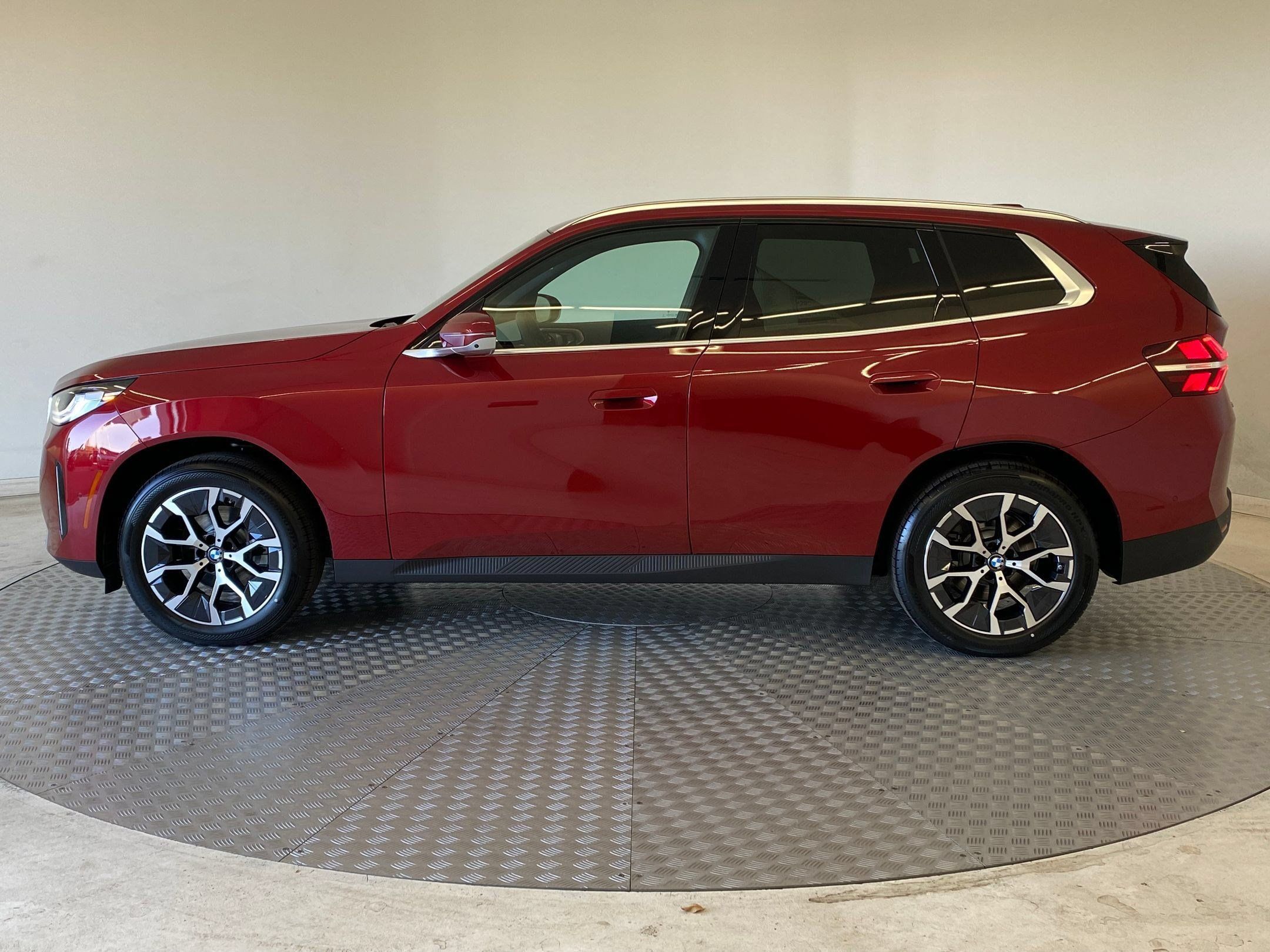 Used 2026 BMW X3 xDrive30i w/ Premium Package AWD/4WD image 2