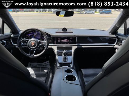 Used 2019 Porsche Panamera GTS image 19