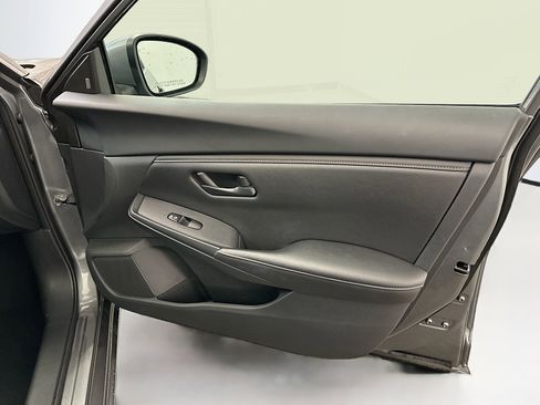 Used 2024 Nissan Sentra S image 32