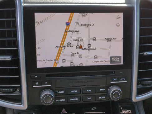 Used 2017 Porsche Cayenne Platinum Edition image 23