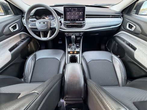 Used 2022 Jeep Compass Latitude image 11