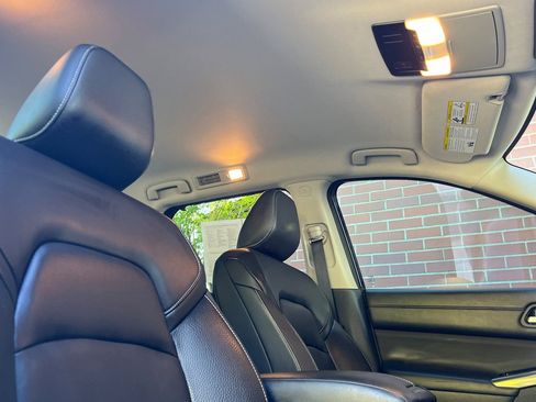 Used 2022 Nissan Pathfinder SL w/ Cargo Package image 23