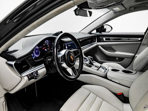Used 2018 Porsche Panamera Turbo Sport Turismo image 32