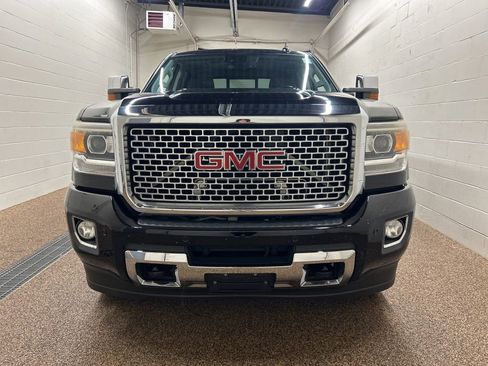 Used 2015 GMC Sierra 2500 Denali w/ Duramax Plus Package AWD/4WD image 6
