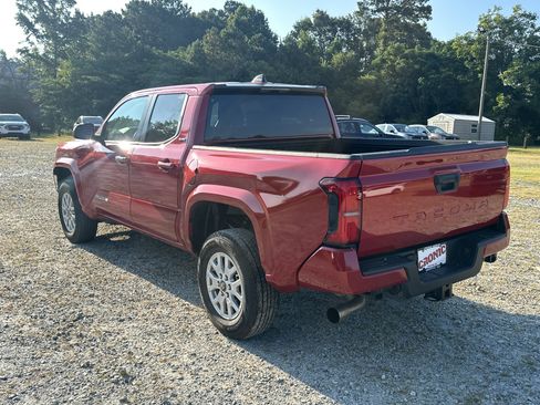 Used 2024 Toyota Tacoma SR5 RWD image 7