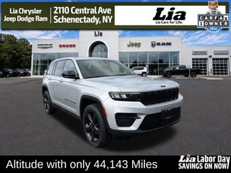 Used 2023 Jeep Grand Cherokee Altitude AWD/4WD video 1