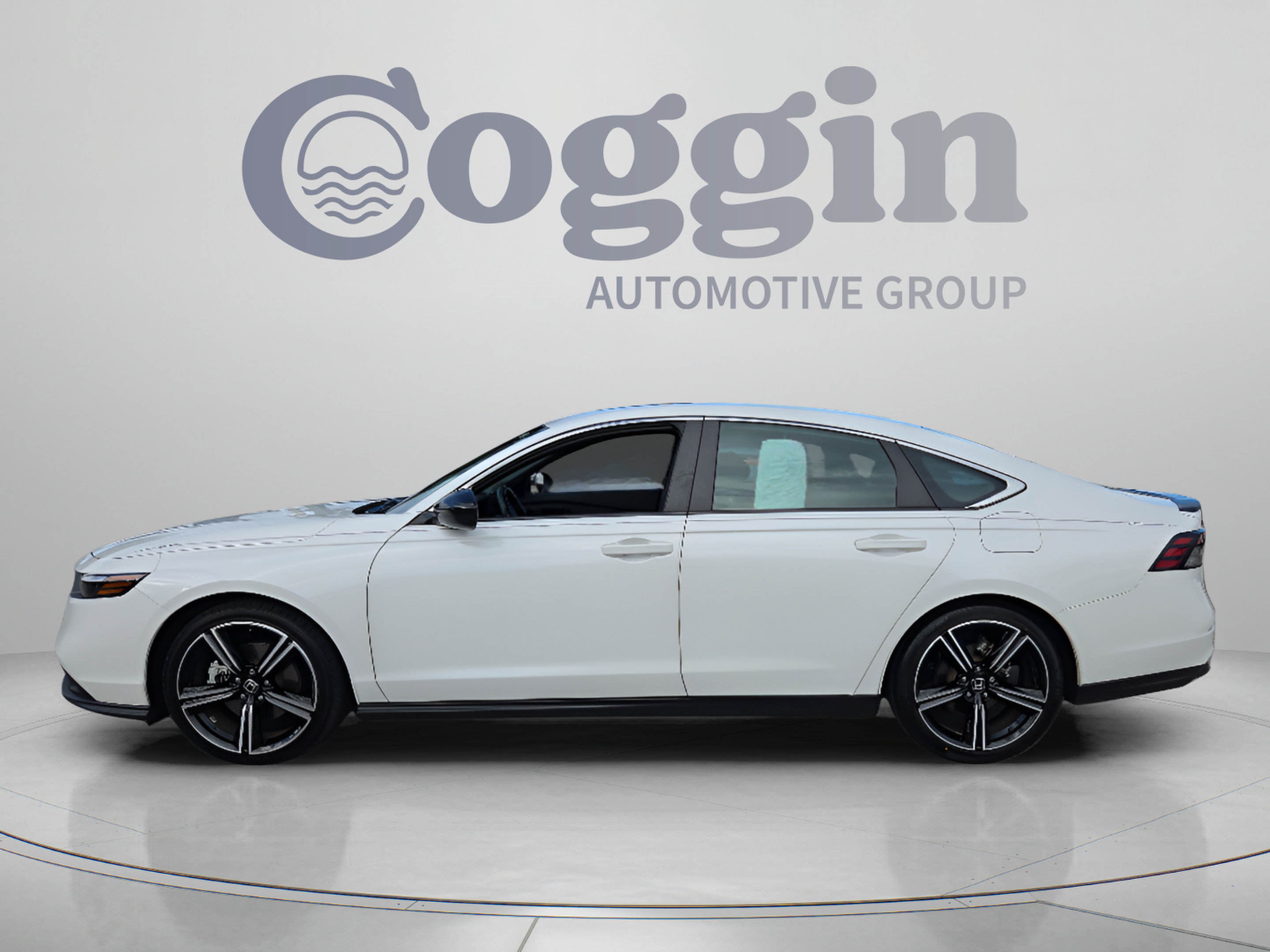 Used 2025 Honda Accord Sport image 2